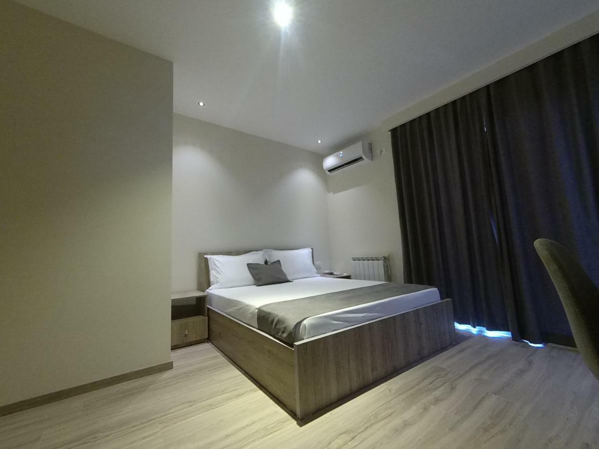 Hotel Vila Nino Берат Экстерьер фото