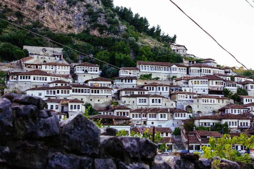 Hotel Vila Nino Берат Экстерьер фото