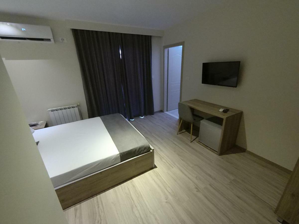 Hotel Vila Nino Берат Экстерьер фото