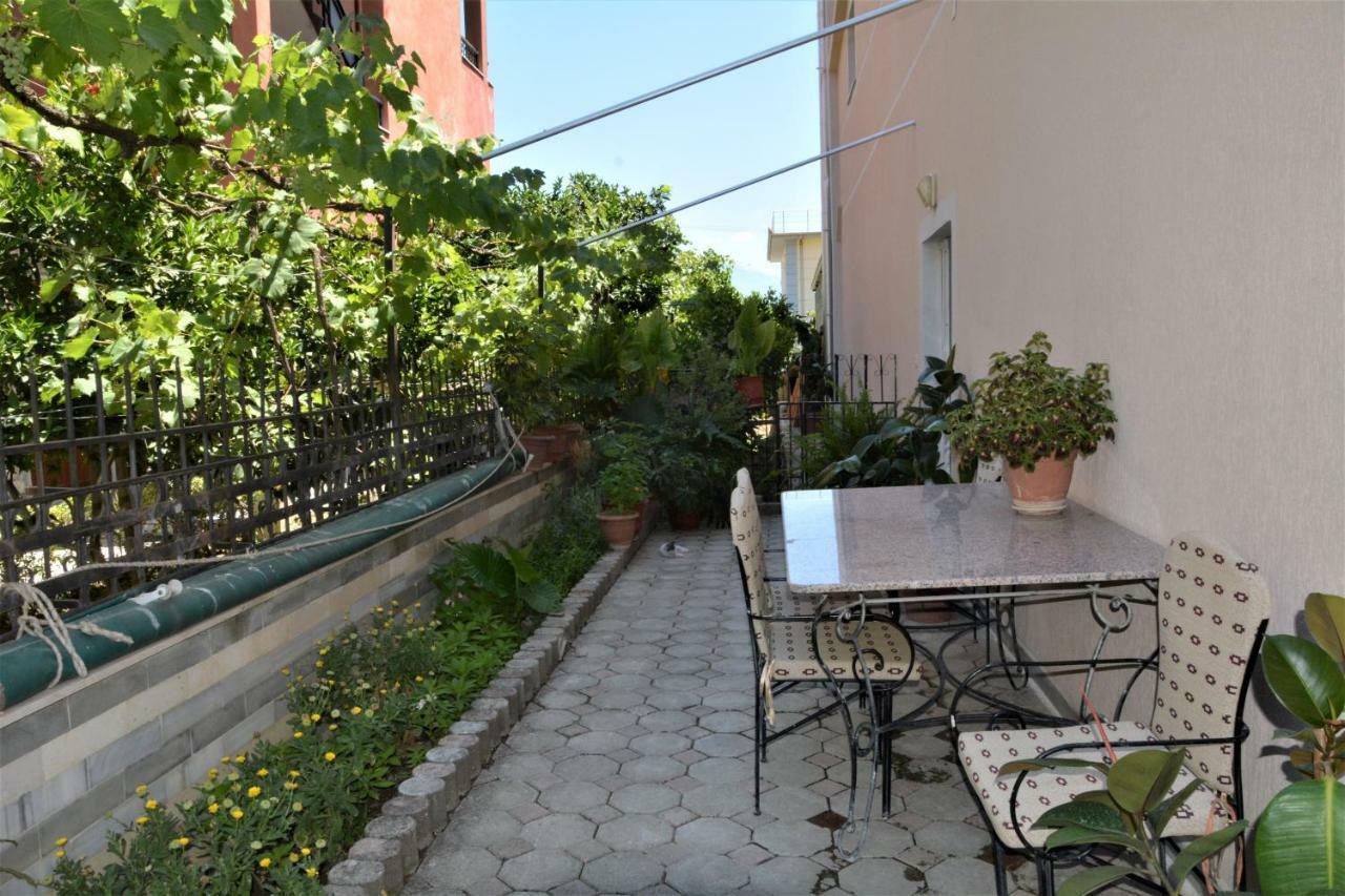 Hotel Vila Nino Берат Экстерьер фото